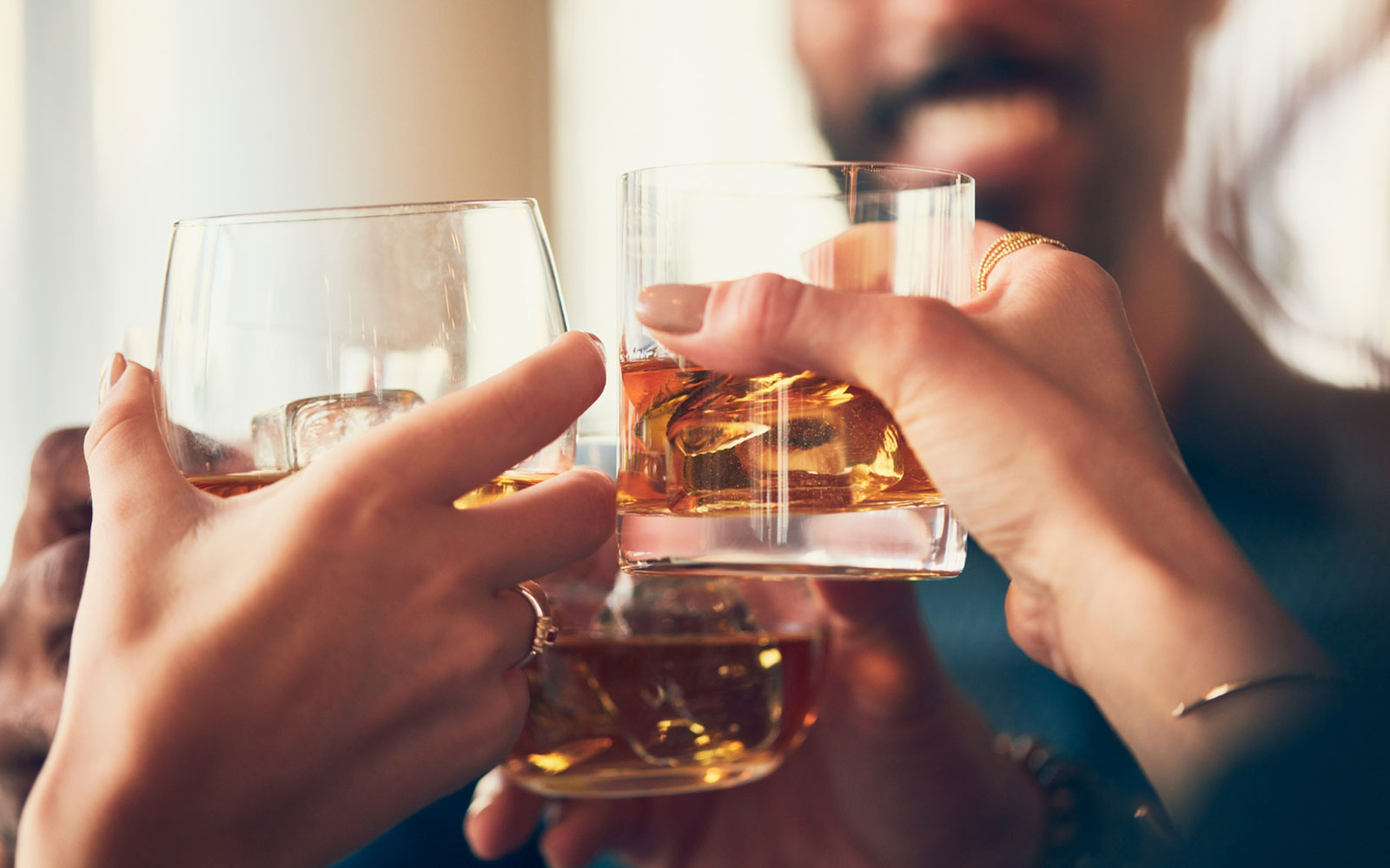 ¿Cómo se toma el whisky? 5 maneras de darle más sabor a tu bebida