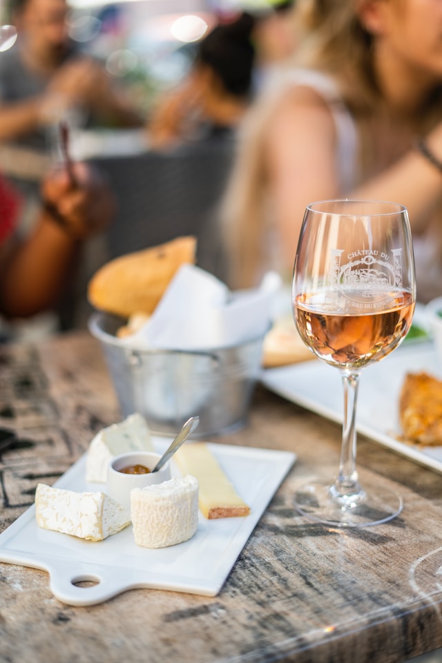 5 ideas de cómo acompañar el vino rosado