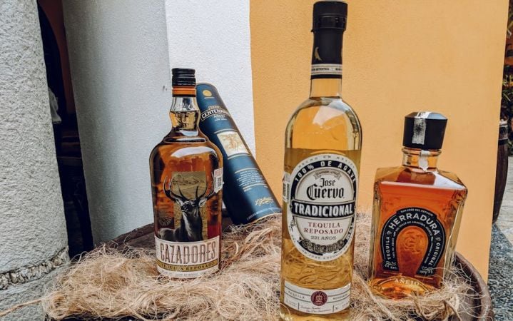 Tequilas Baratos vs. Tequilas Caros: ¿Vale la Pena el Precio?