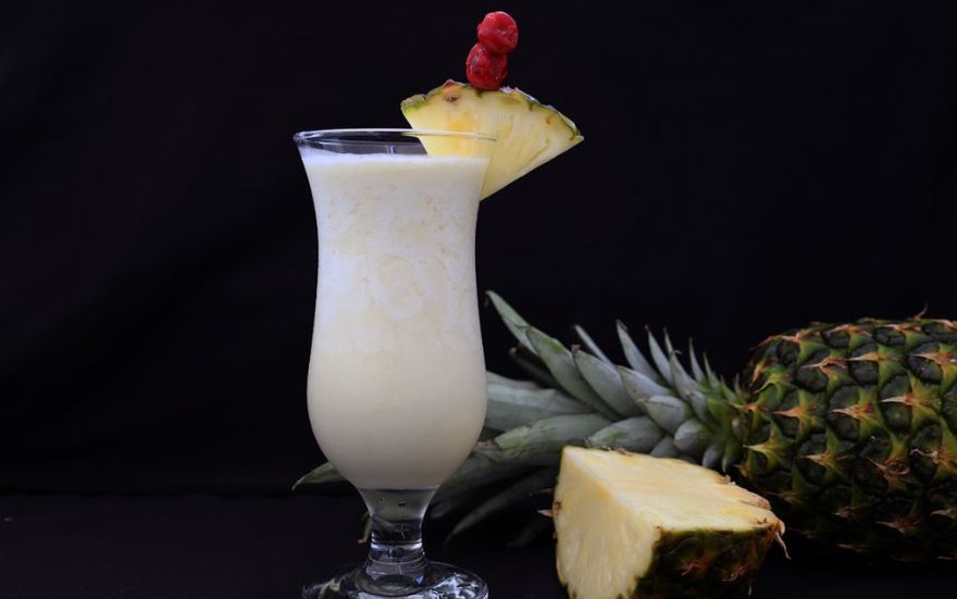 Tragos con Ron Blanco: Recetas Populares, Ingredientes y Guía Paso a Paso