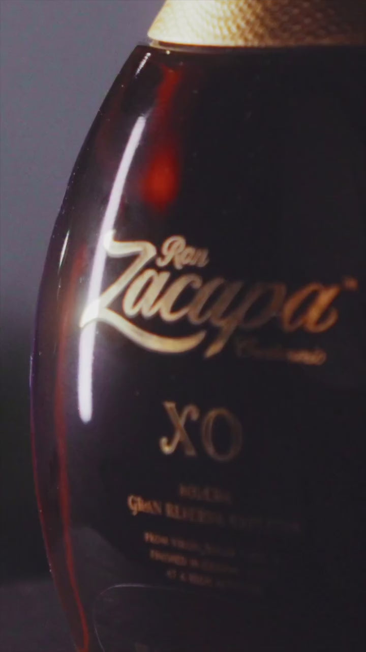 Cargar vídeo: Ron Zacapa XO Solera