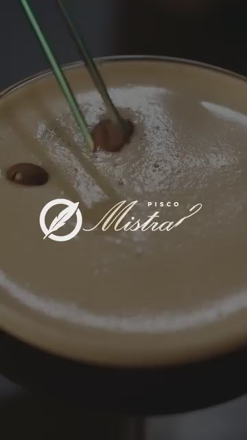 Cargar vídeo: Pisco Mistral Nobel 40°