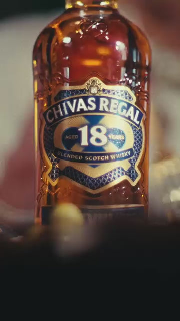 Cargar vídeo: Chivas Regal 18 Años 750cc