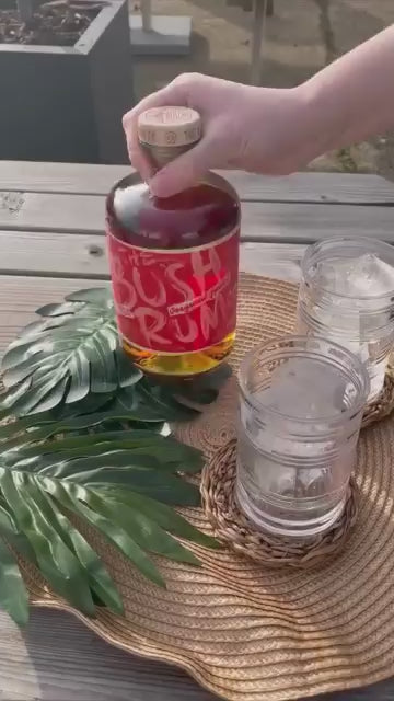 Cargar vídeo: The Bush Rum Original Spice